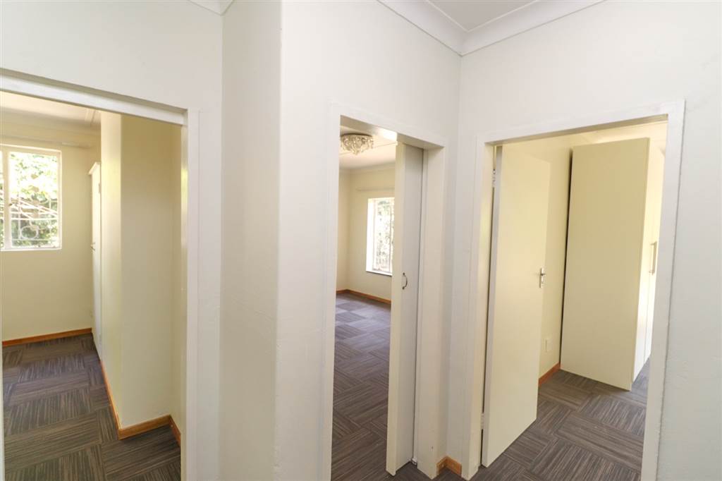 6 Bed House in Northmead photo number 15