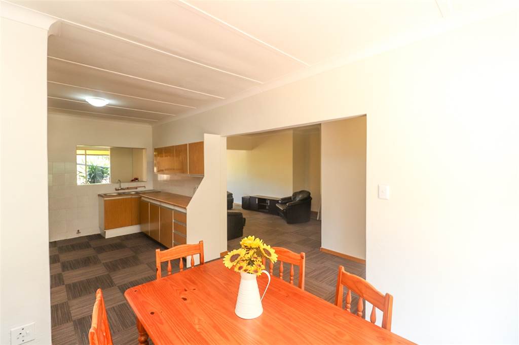 6 Bed House in Northmead photo number 8