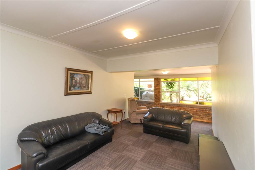 6 Bed House in Northmead photo number 7