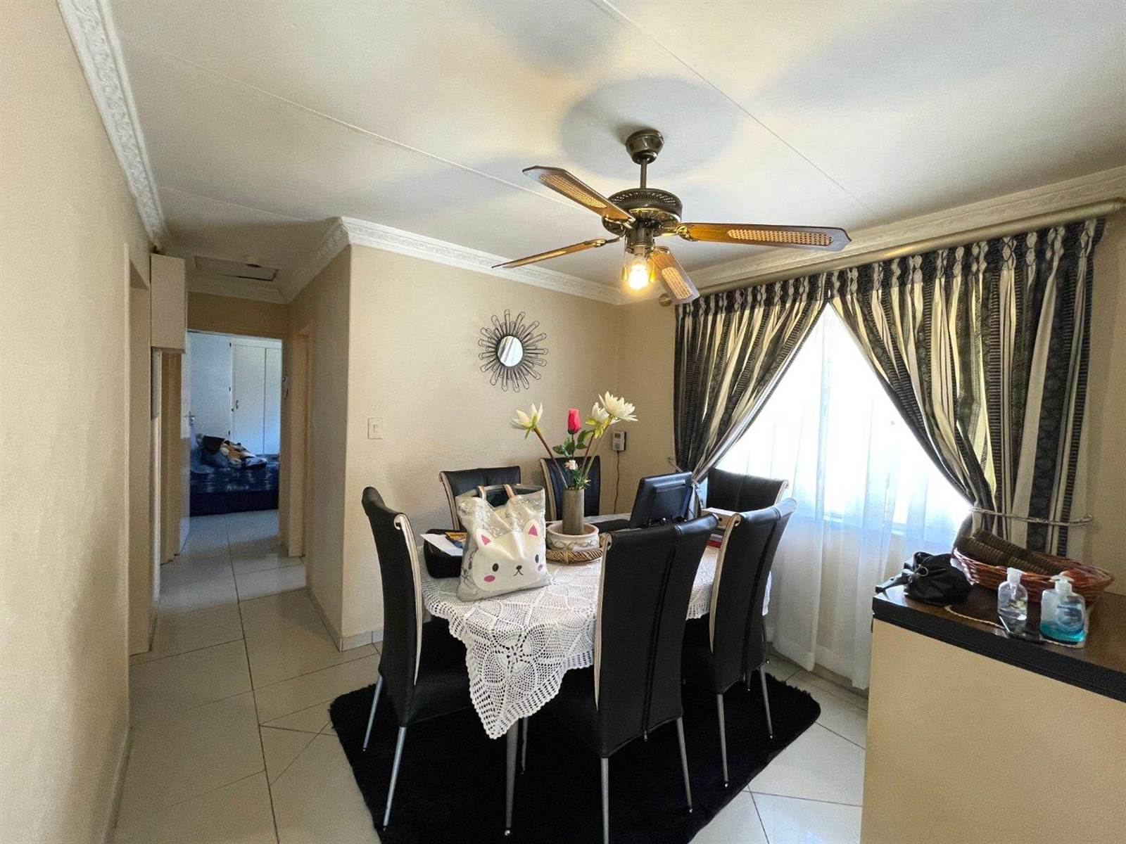 4 Bed House in Lenasia South photo number 8