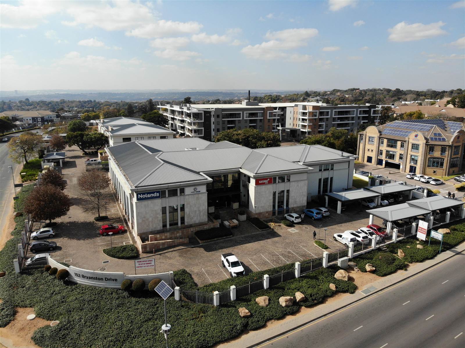 1691  m² Commercial space in Bryanston photo number 2