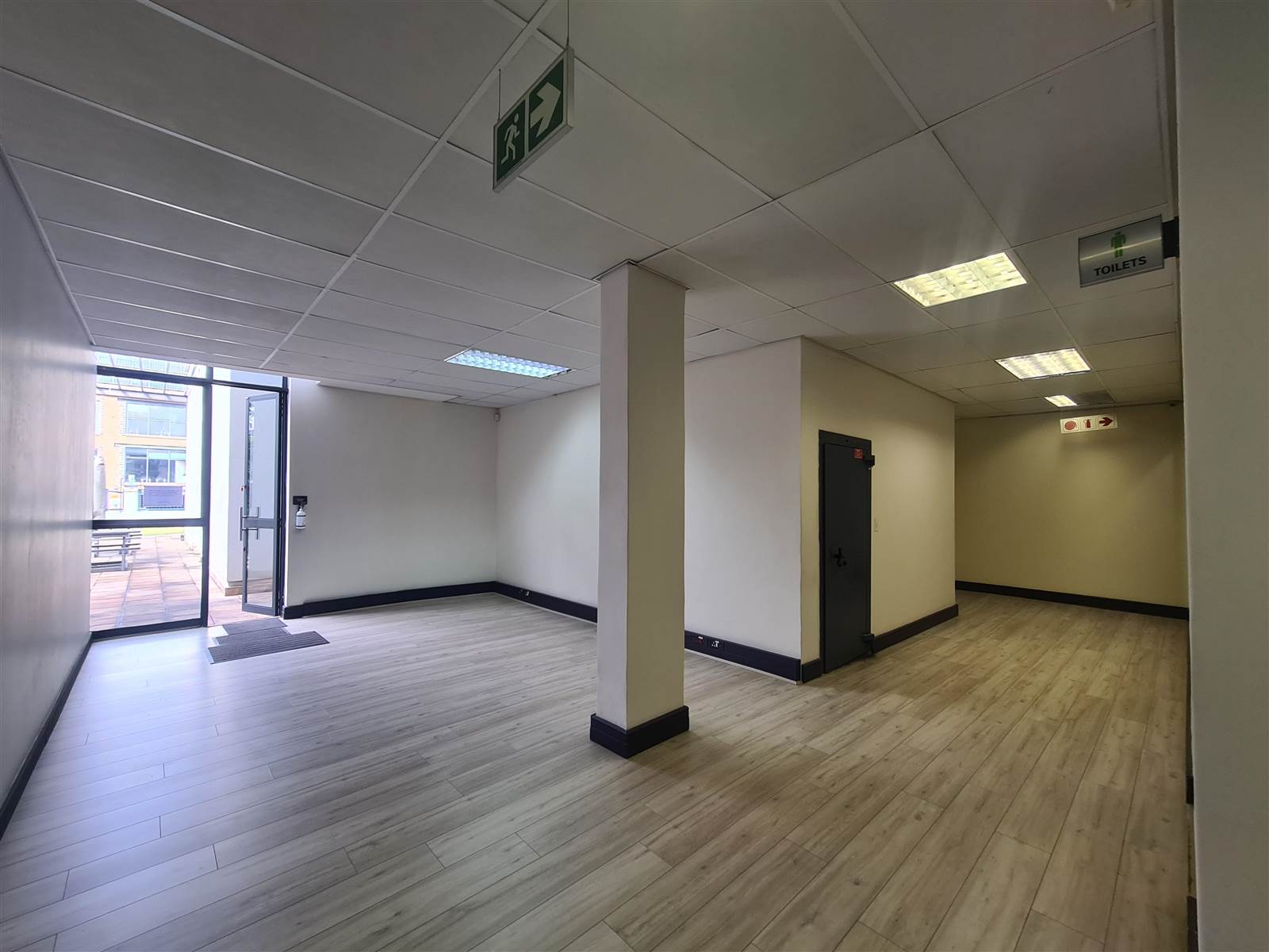 1691  m² Commercial space in Bryanston photo number 13