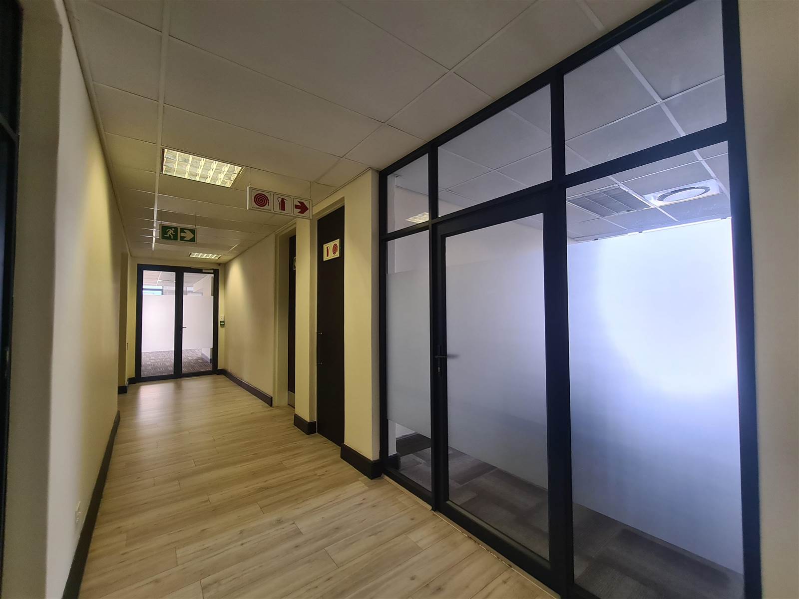1691  m² Commercial space in Bryanston photo number 12