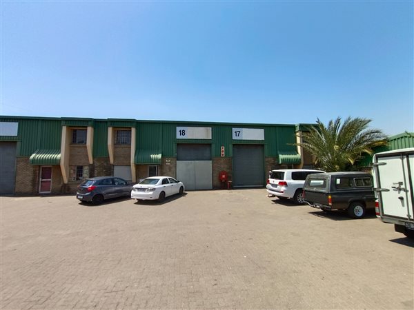 215  m² Industrial space