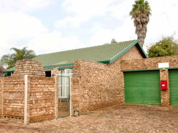 2 Bedroom Townhouse 2 Bedroom Townhouse
