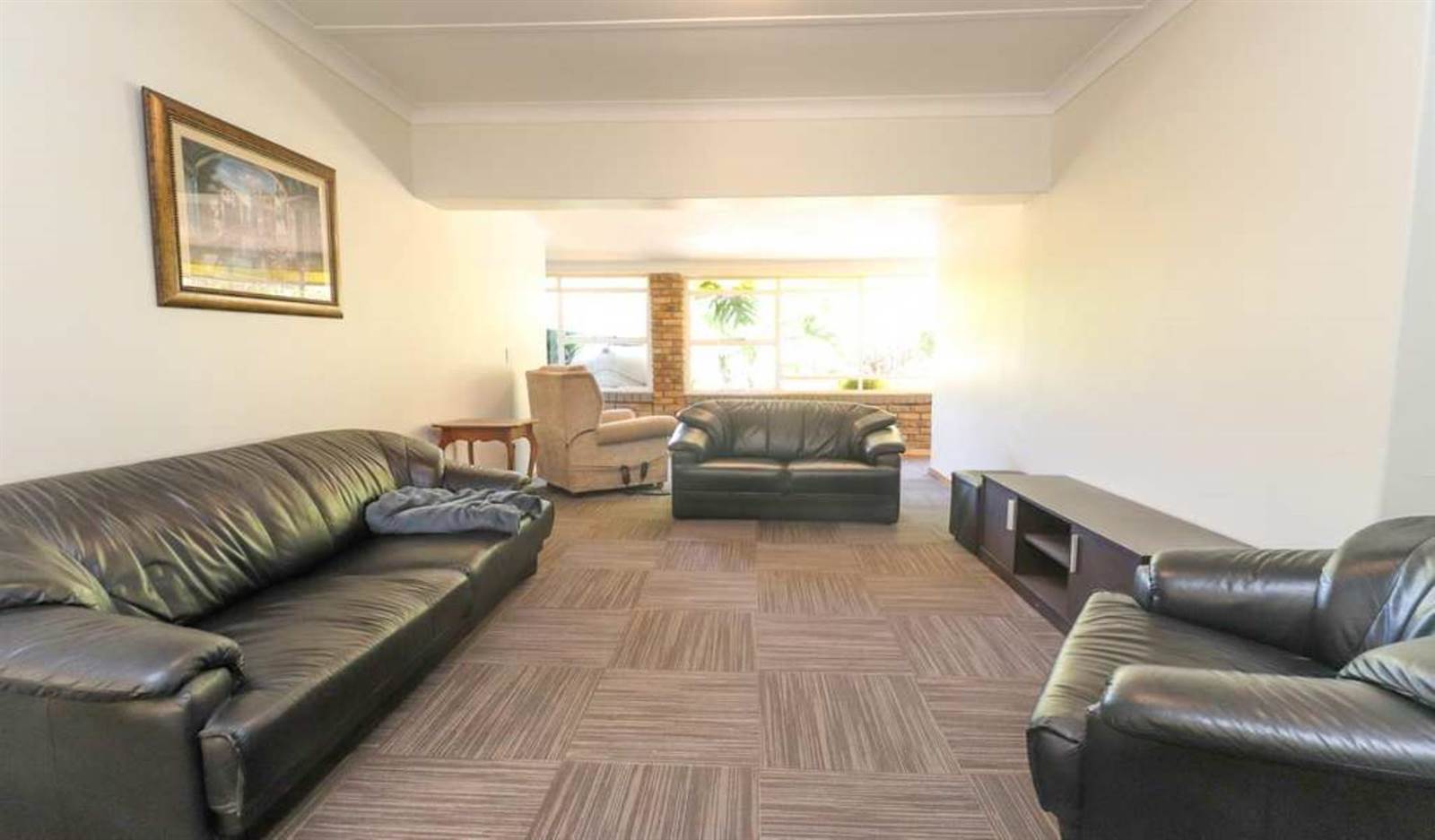6 Bed House in Northmead photo number 6