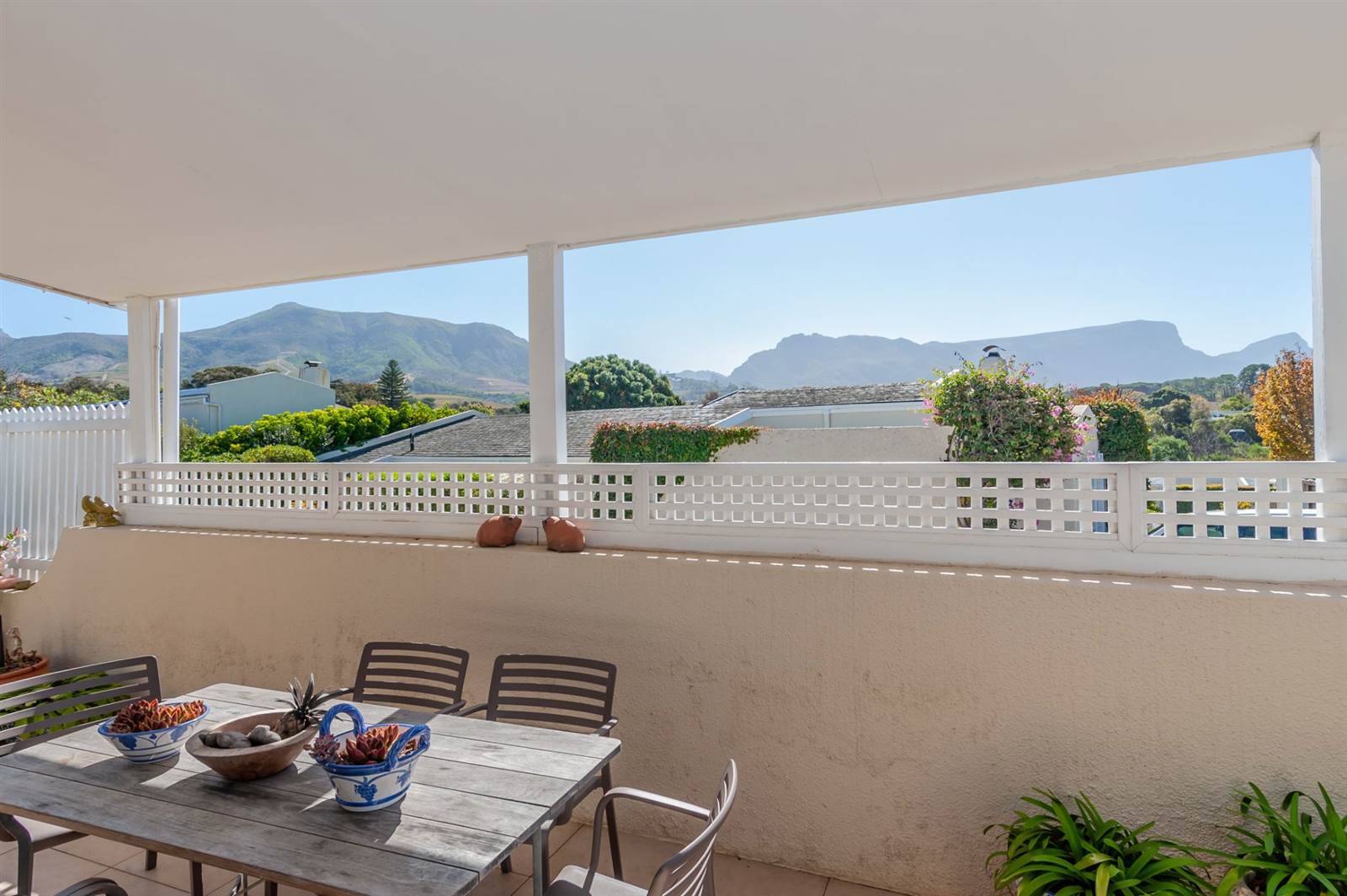 3 Bed House in Constantia Upper  photo number 4