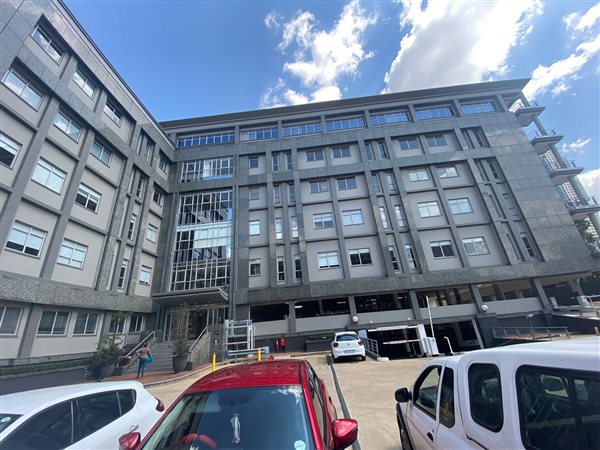 2331  m² Commercial space
