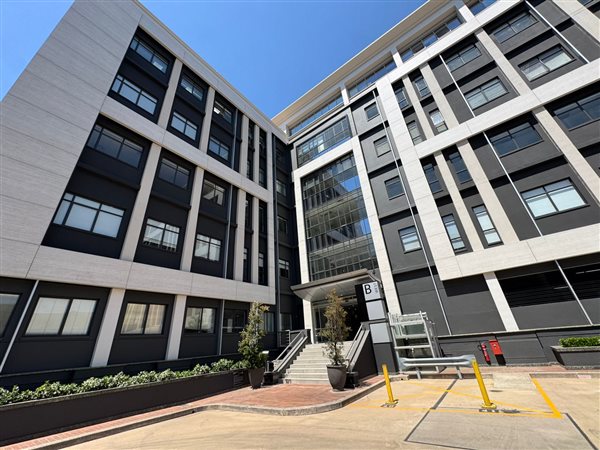 2 331  m² Commercial space