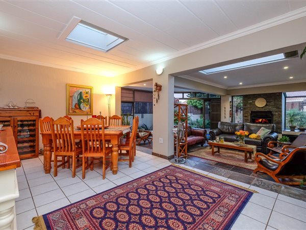 3 Bedroom Townhouse 3 Bedroom Townhouse