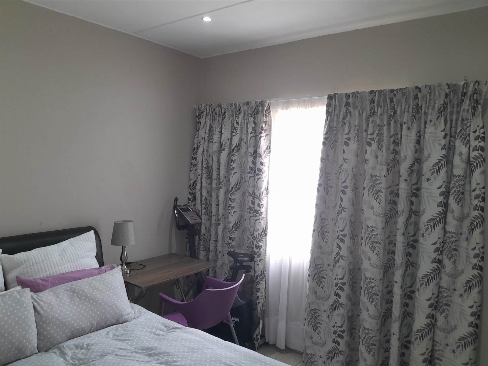 2 Bed Apartment in Ruimsig photo number 19