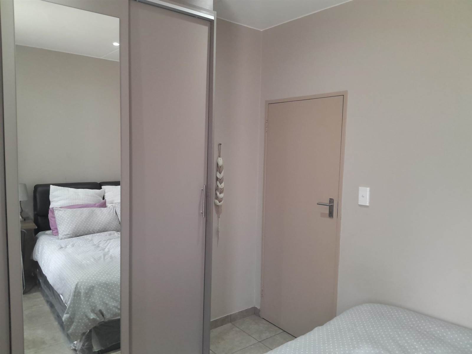 2 Bed Apartment in Ruimsig photo number 21