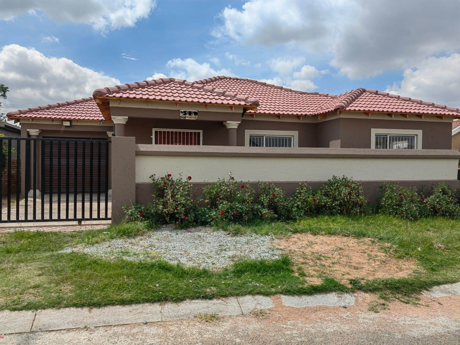 4 Bed House in Lenasia South photo number 26