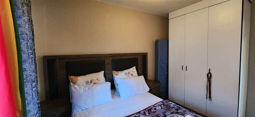 3 Bed Apartment in Rustenburg Central photo number 9
