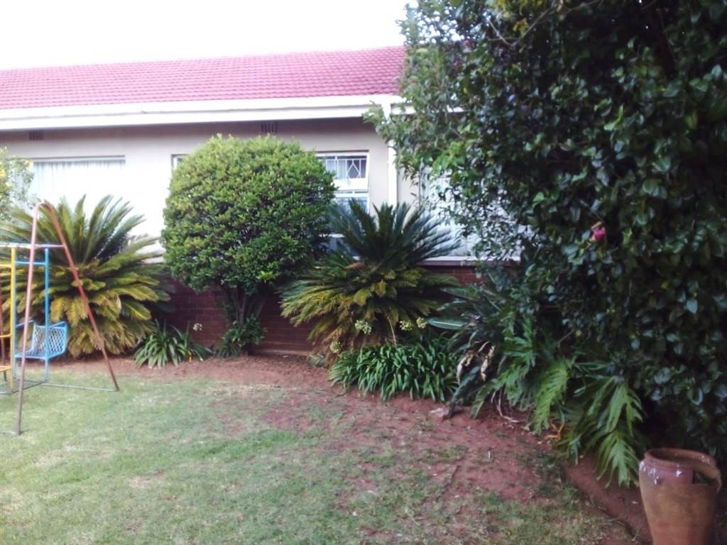 4 Bed House in Horizon View photo number 24