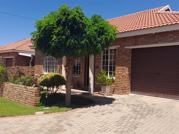 2 Bed Townhouse in Meiringspark