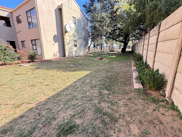 2 Bedroom Townhouse 2 Bedroom Townhouse