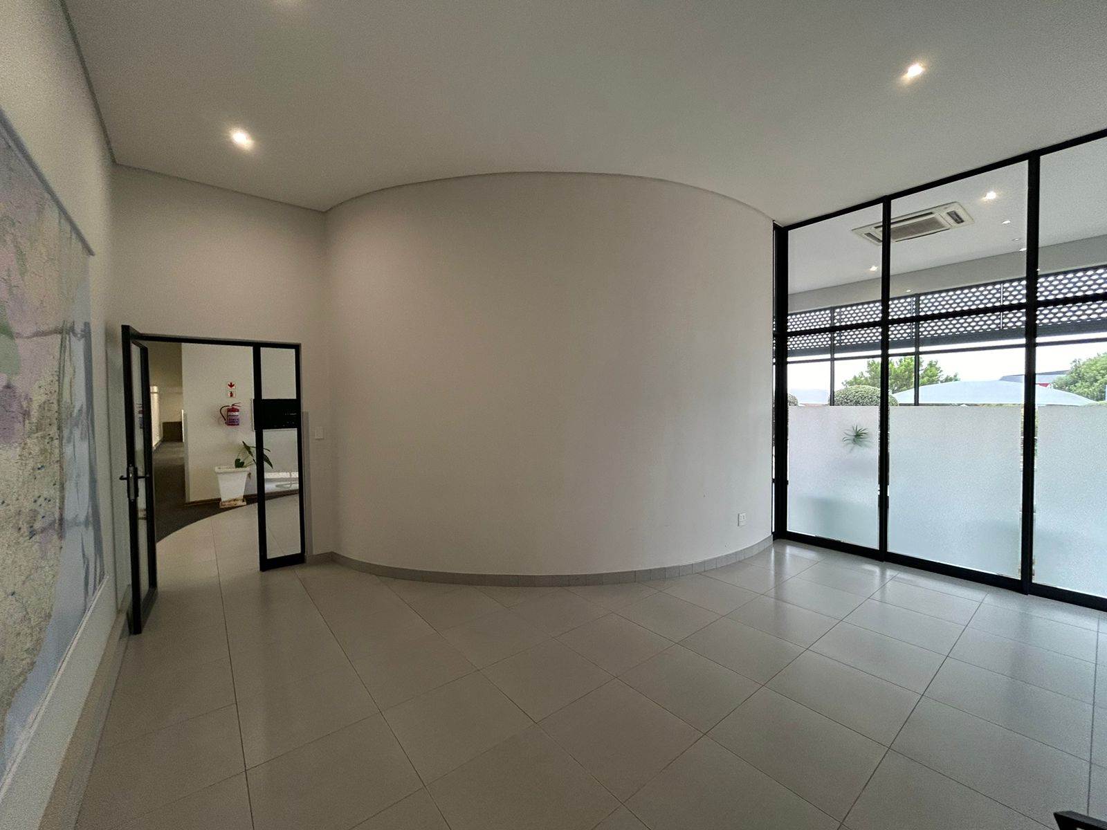 1838  m² Commercial space in Lanseria and surrounds photo number 13