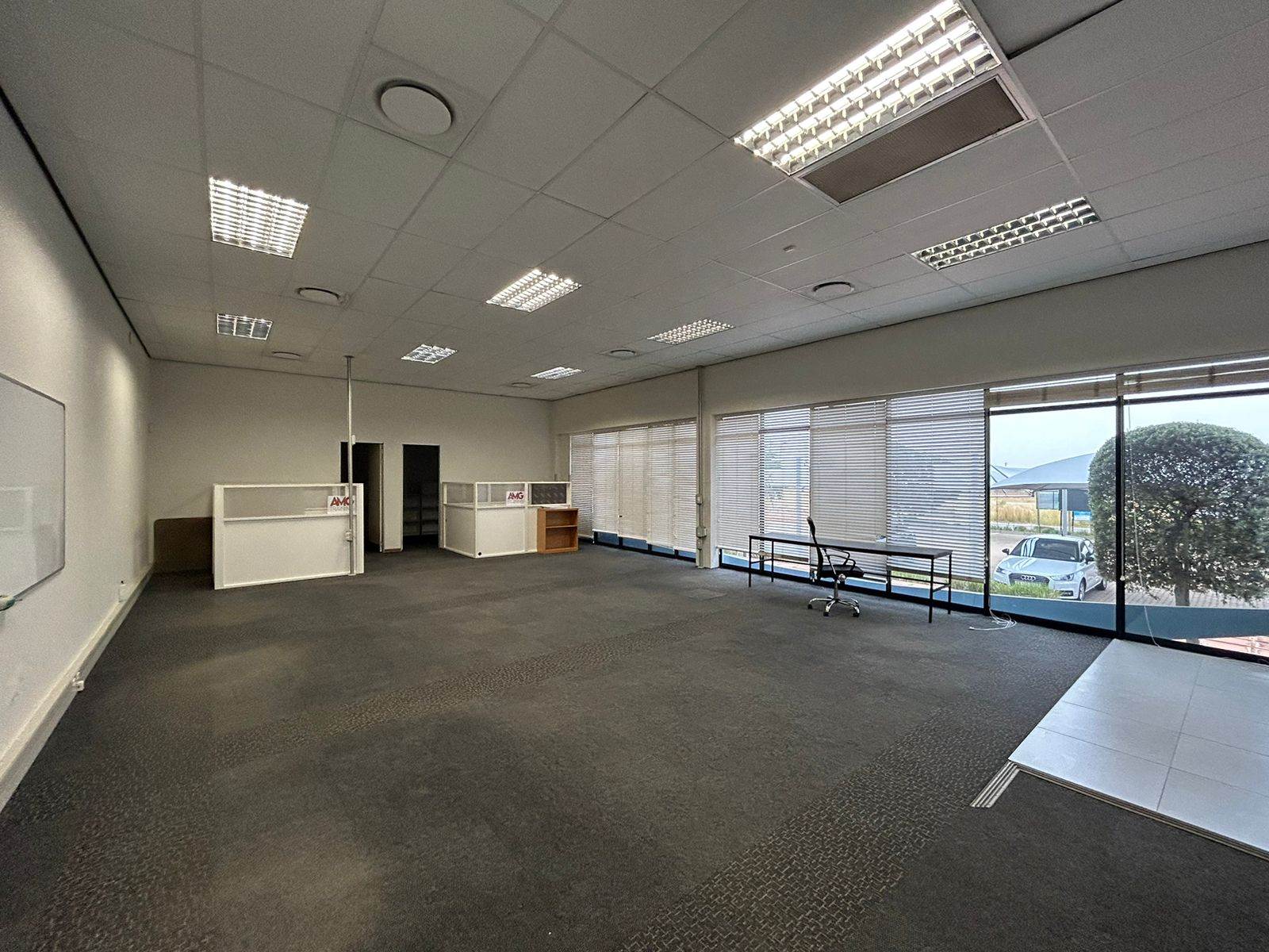 1838  m² Commercial space in Lanseria and surrounds photo number 12
