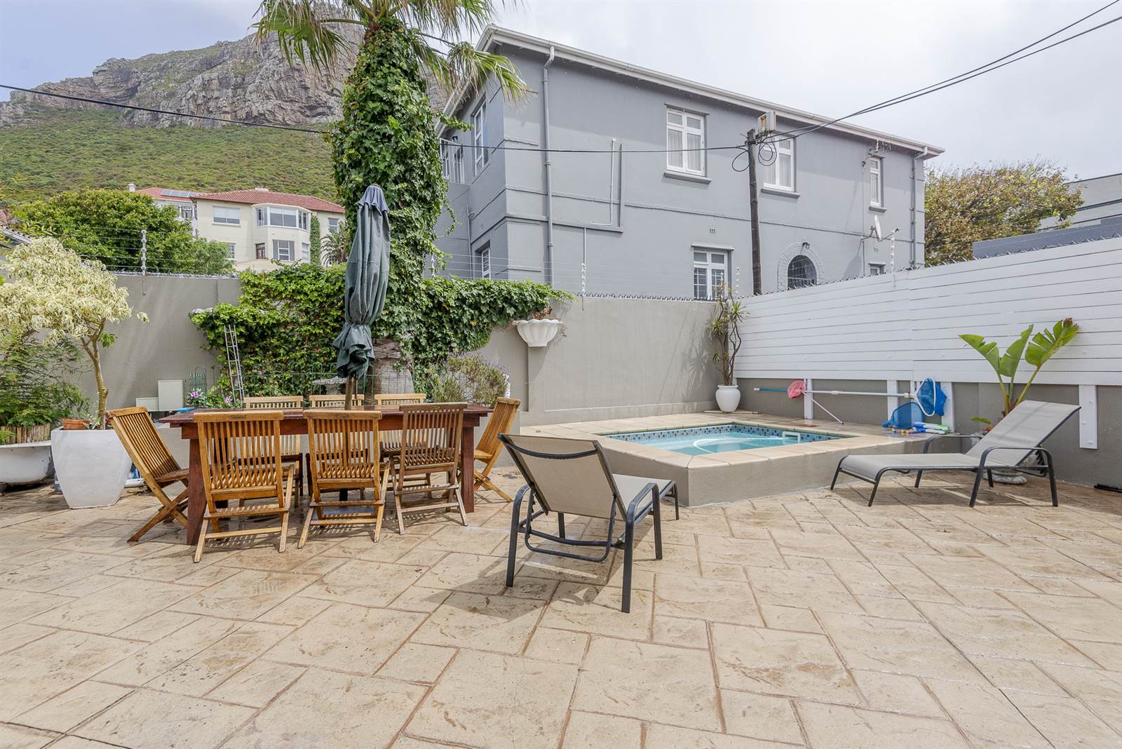 6 Bed House in Muizenberg photo number 21