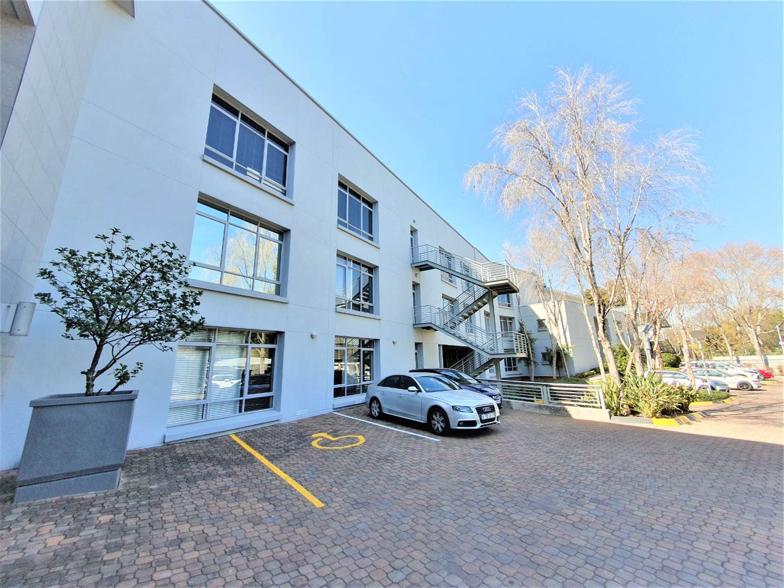 234  m² Office Space in Illovo photo number 5