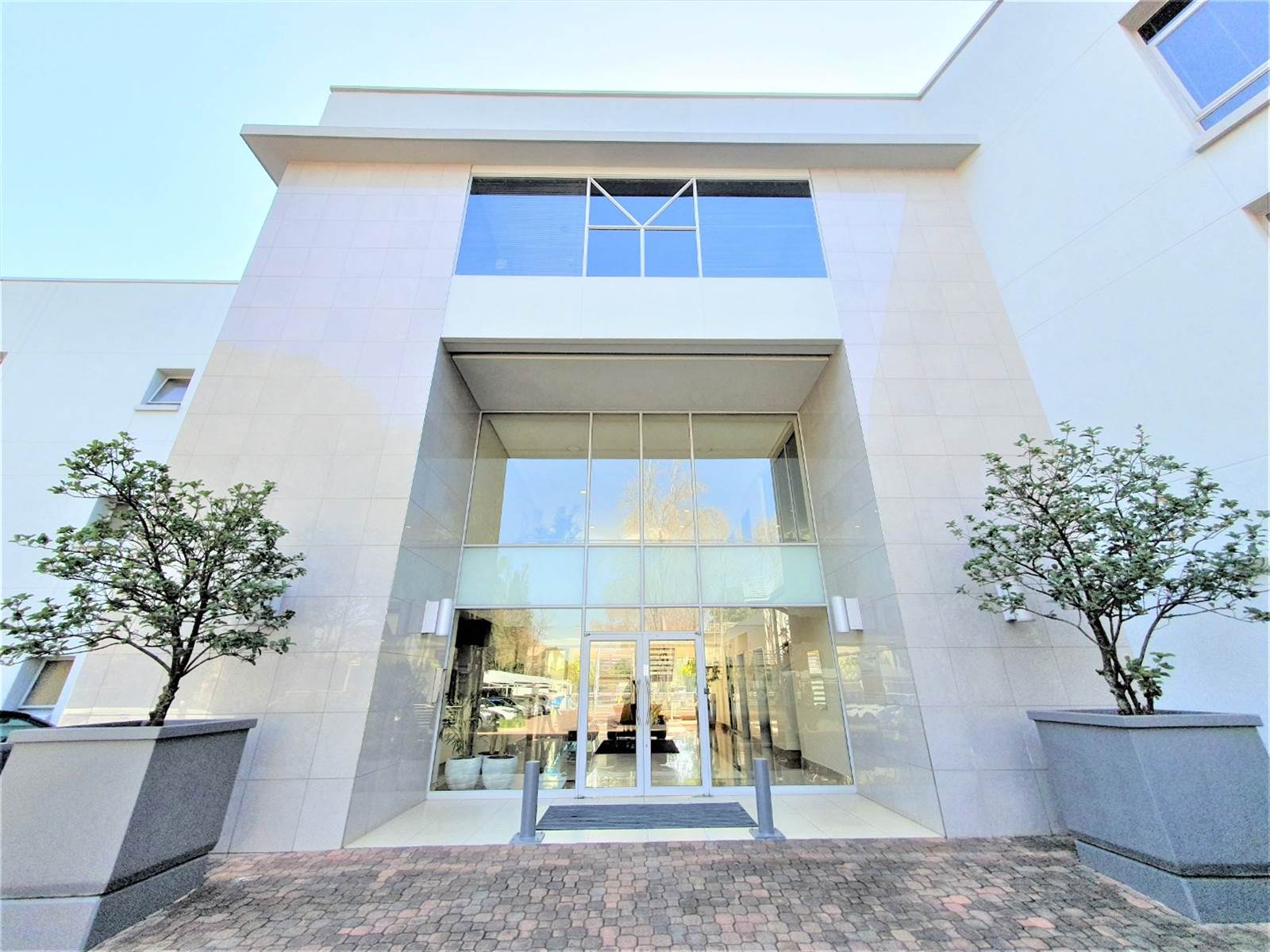 234  m² Office Space in Illovo photo number 1