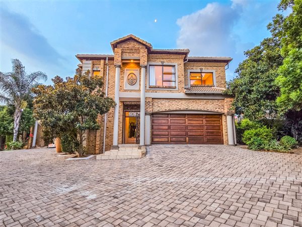 4 Bedroom Townhouse 4 Bedroom Townhouse