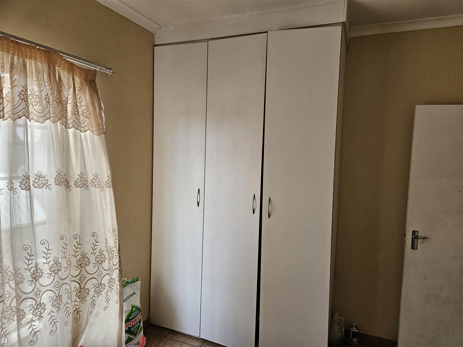 2 Bed Flat in Rustenburg Central photo number 4