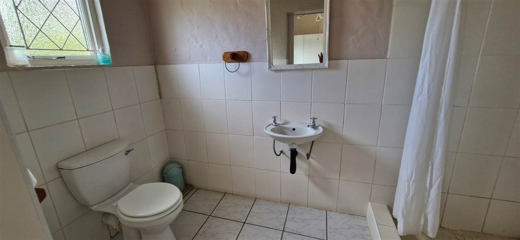 4 Bed House in Leisure Bay photo number 20