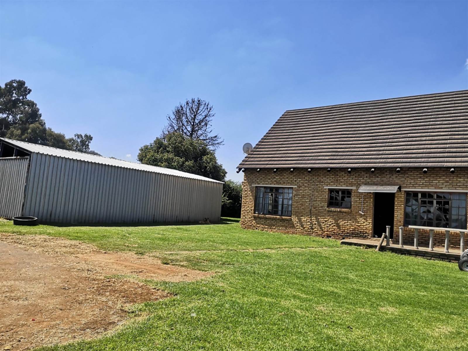 8566 m² Land available in Helderwyk photo number 20