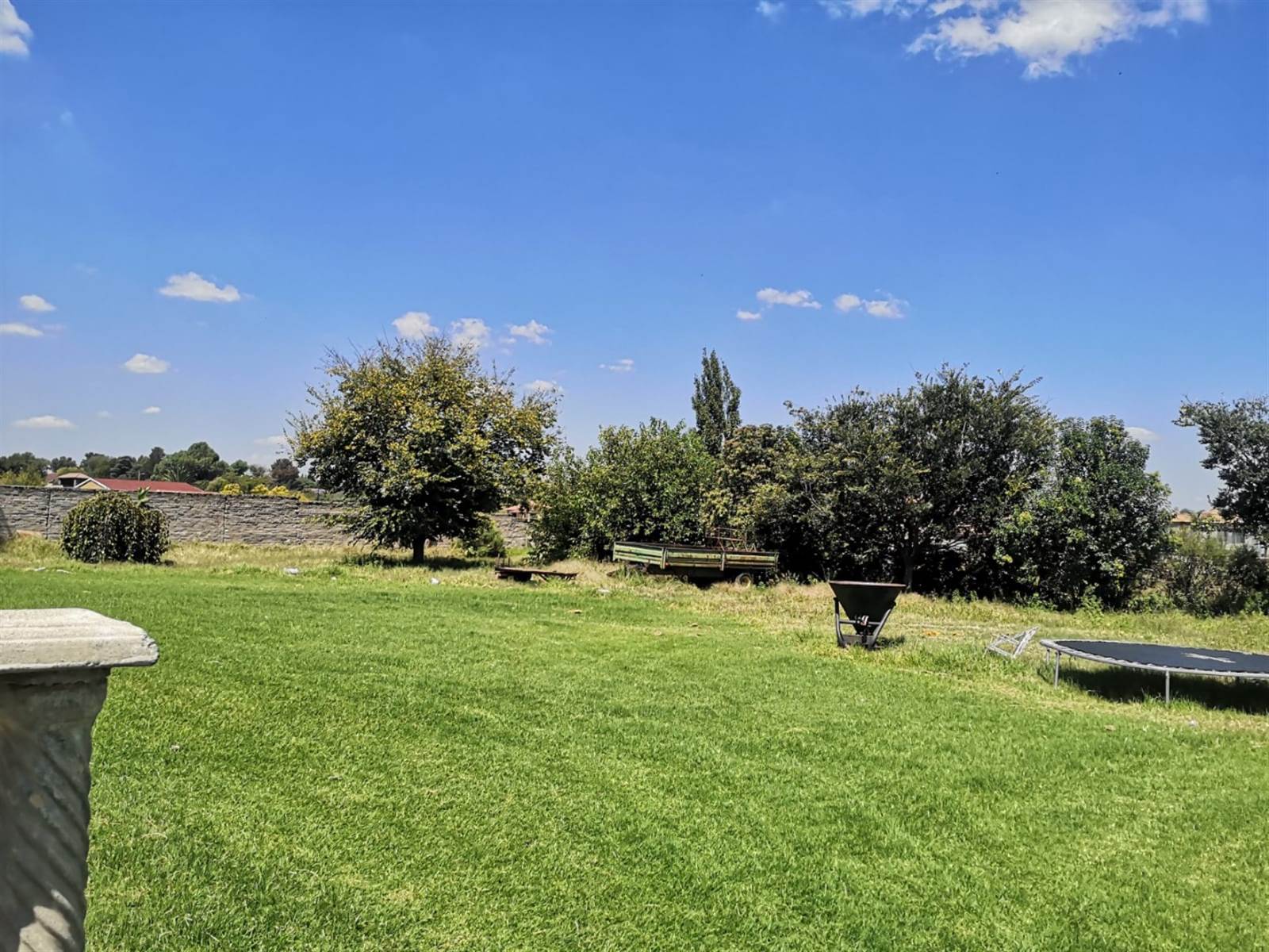 8566 m² Land available in Helderwyk photo number 18
