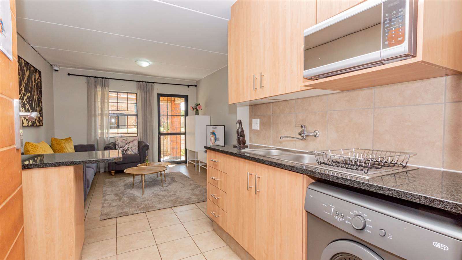 2 Bed Townhouse in Booysens photo number 1
