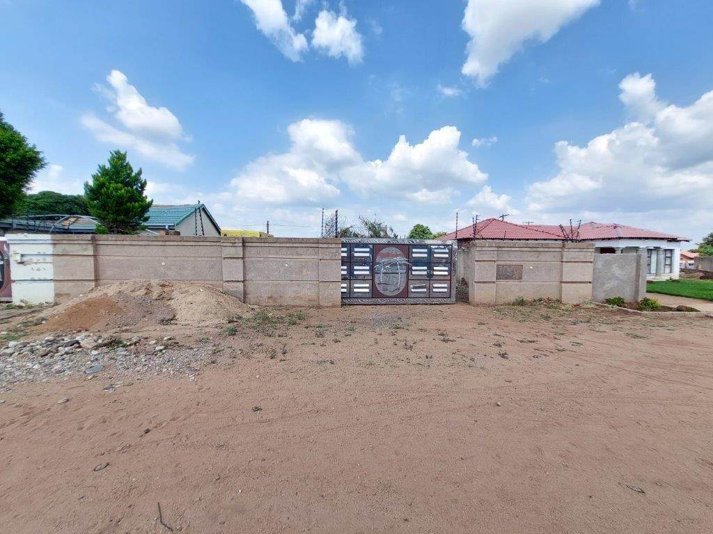 420 m² Land available in Lebowakgomo photo number 1