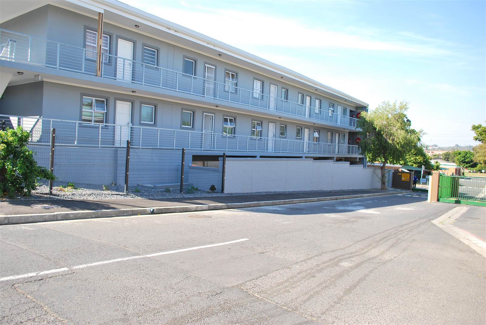 2 Bed Apartment in Oakglen photo number 1