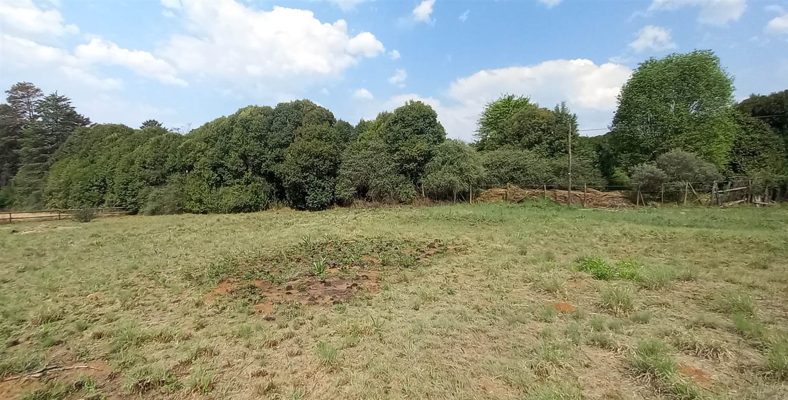 1110 m² Land available in Underberg photo number 1