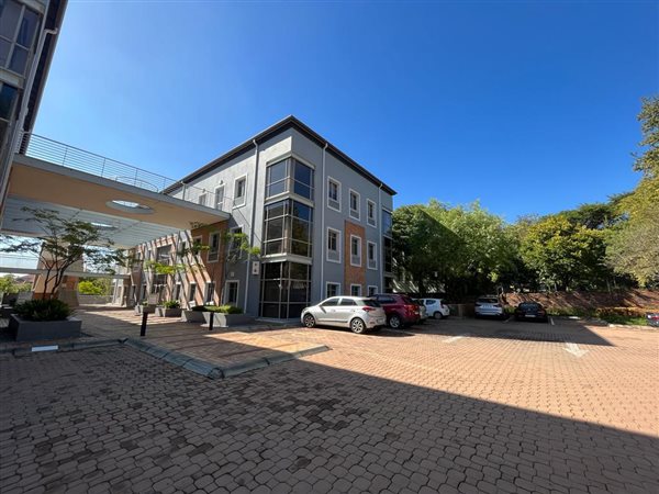 2 176  m² Commercial space