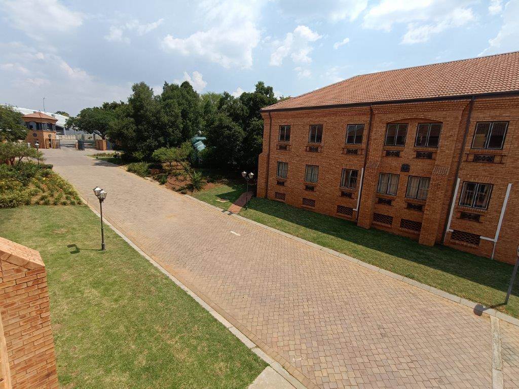 347  m² Commercial space in Rivonia photo number 17