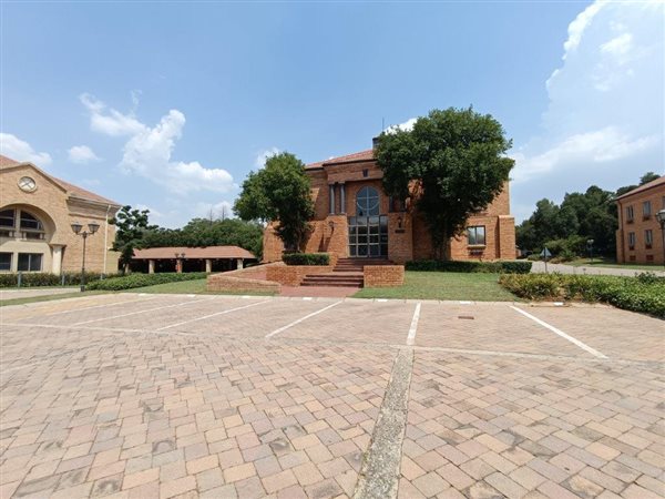 347  m² Commercial space in Rivonia