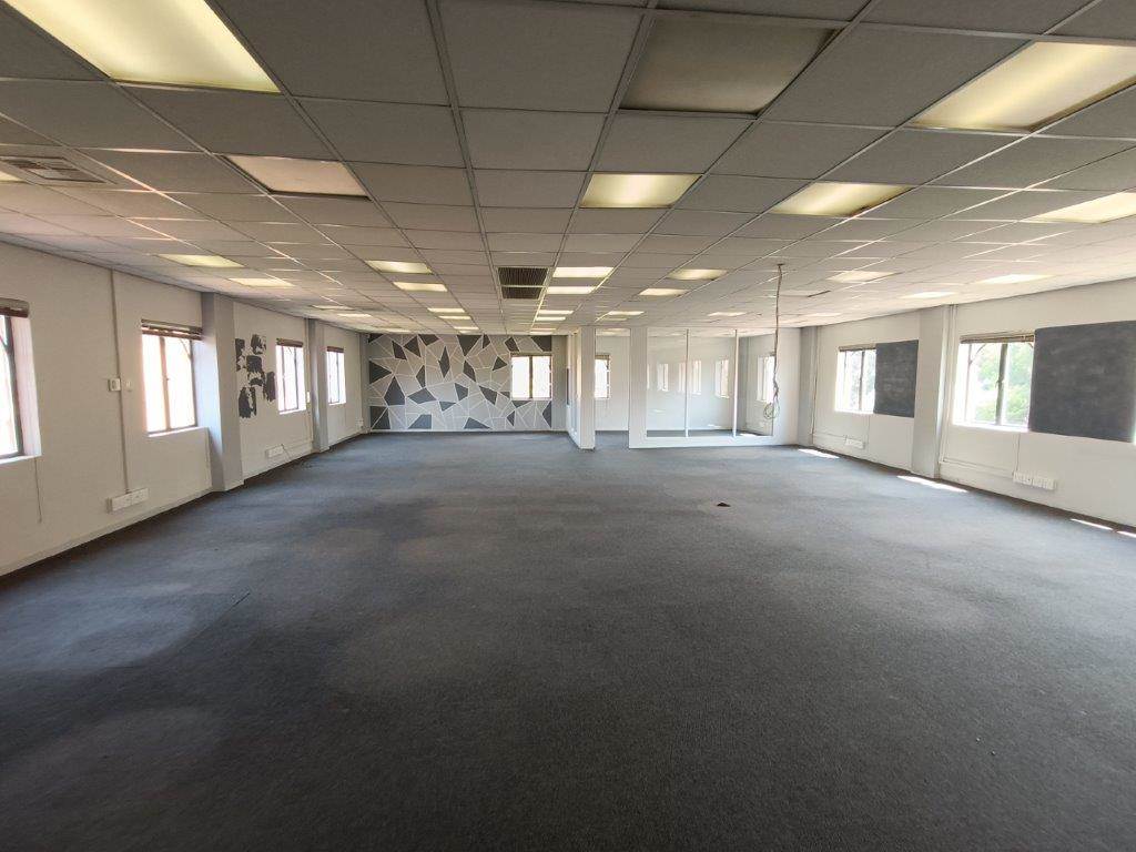 347  m² Commercial space in Rivonia photo number 12