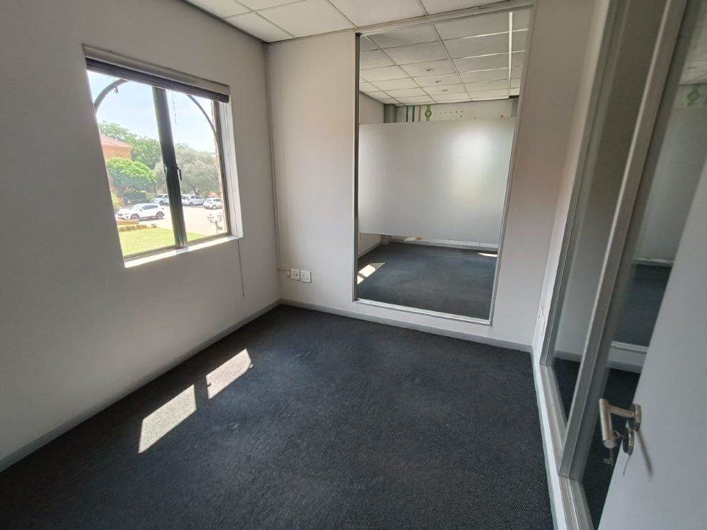 347  m² Commercial space in Rivonia photo number 16