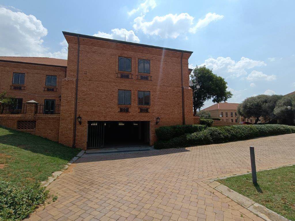 347  m² Commercial space in Rivonia photo number 2