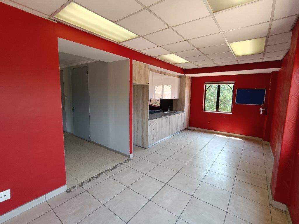 347  m² Commercial space in Rivonia photo number 9