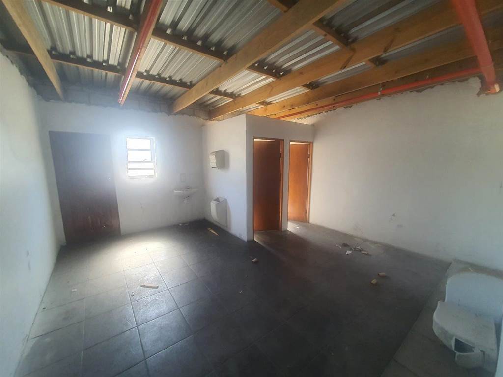 7000  m² Industrial space in Algoa Park photo number 5