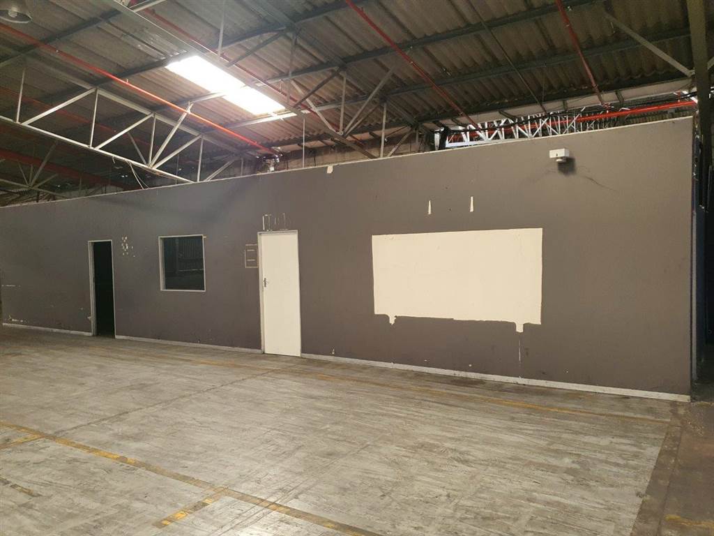 7000  m² Industrial space in Algoa Park photo number 4