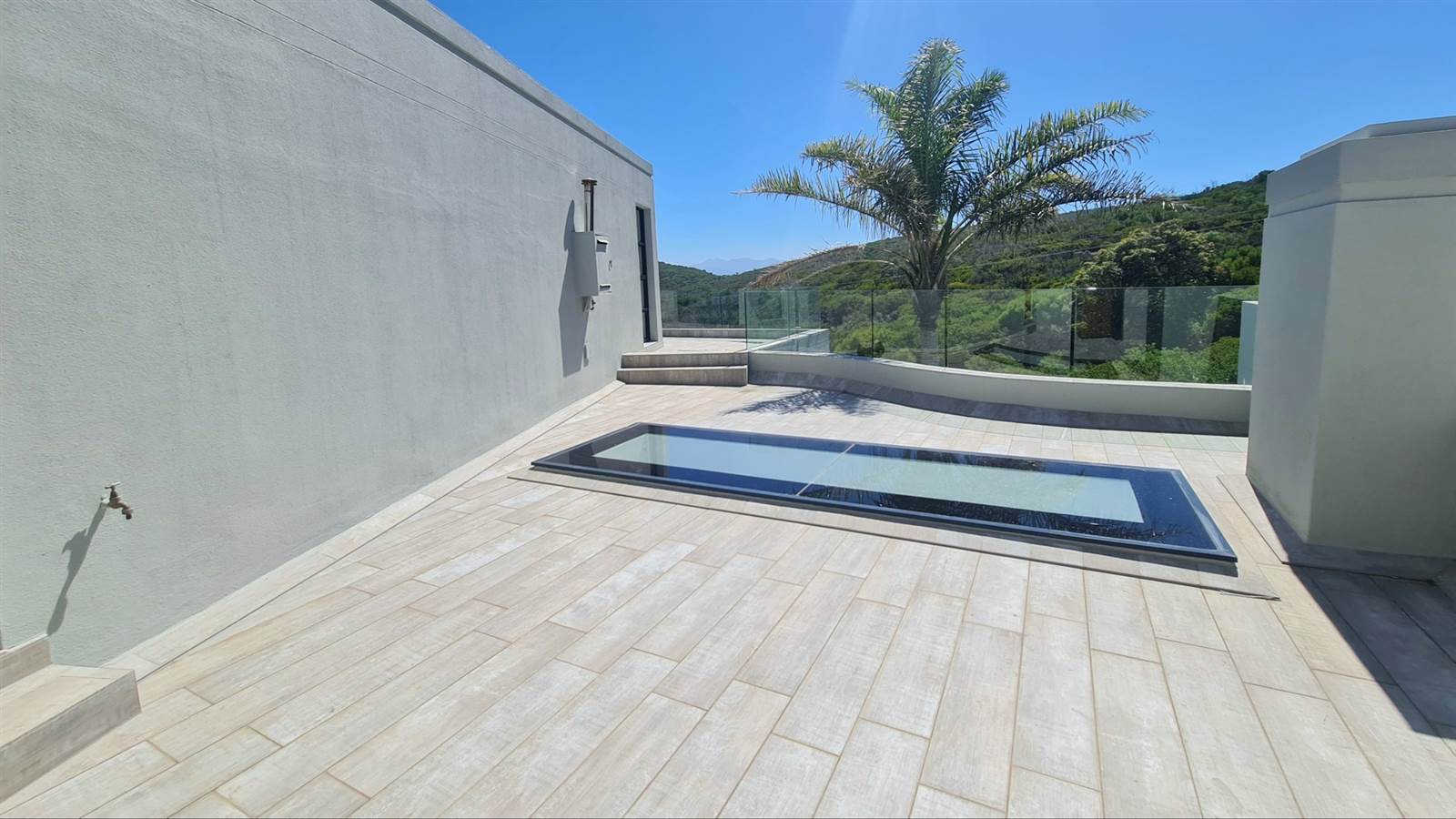 6 Bed House in Brenton on Sea photo number 29