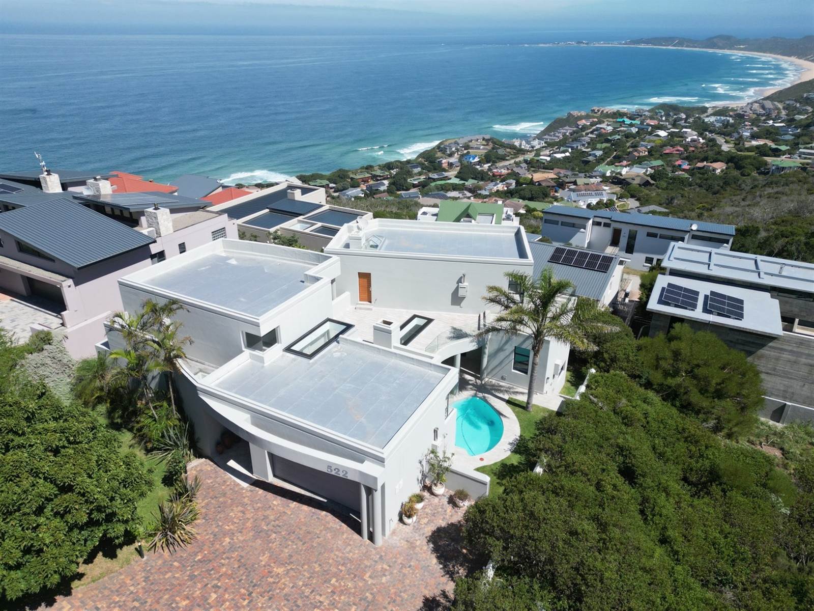 6 Bed House in Brenton on Sea photo number 5