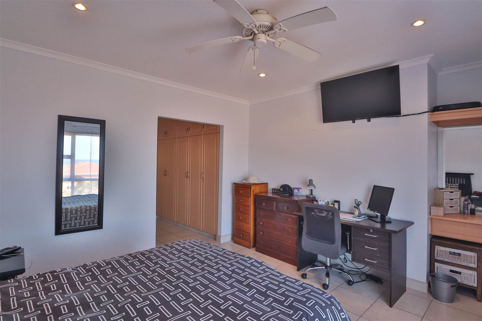 3 Bed Townhouse in Amanzimtoti photo number 28