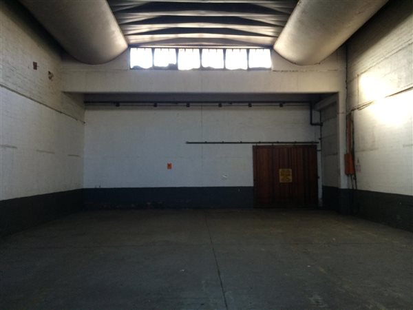 3 285  m² Industrial space