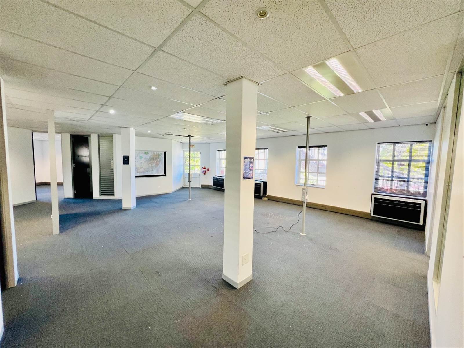 410  m² Commercial space in Epsom Downs photo number 11