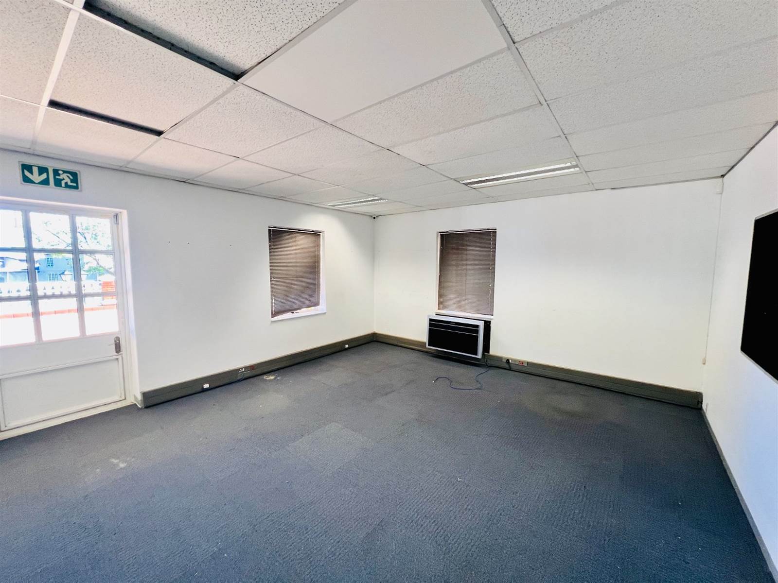 410  m² Commercial space in Epsom Downs photo number 8